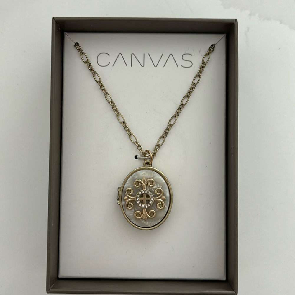 New with tags - locket necklace